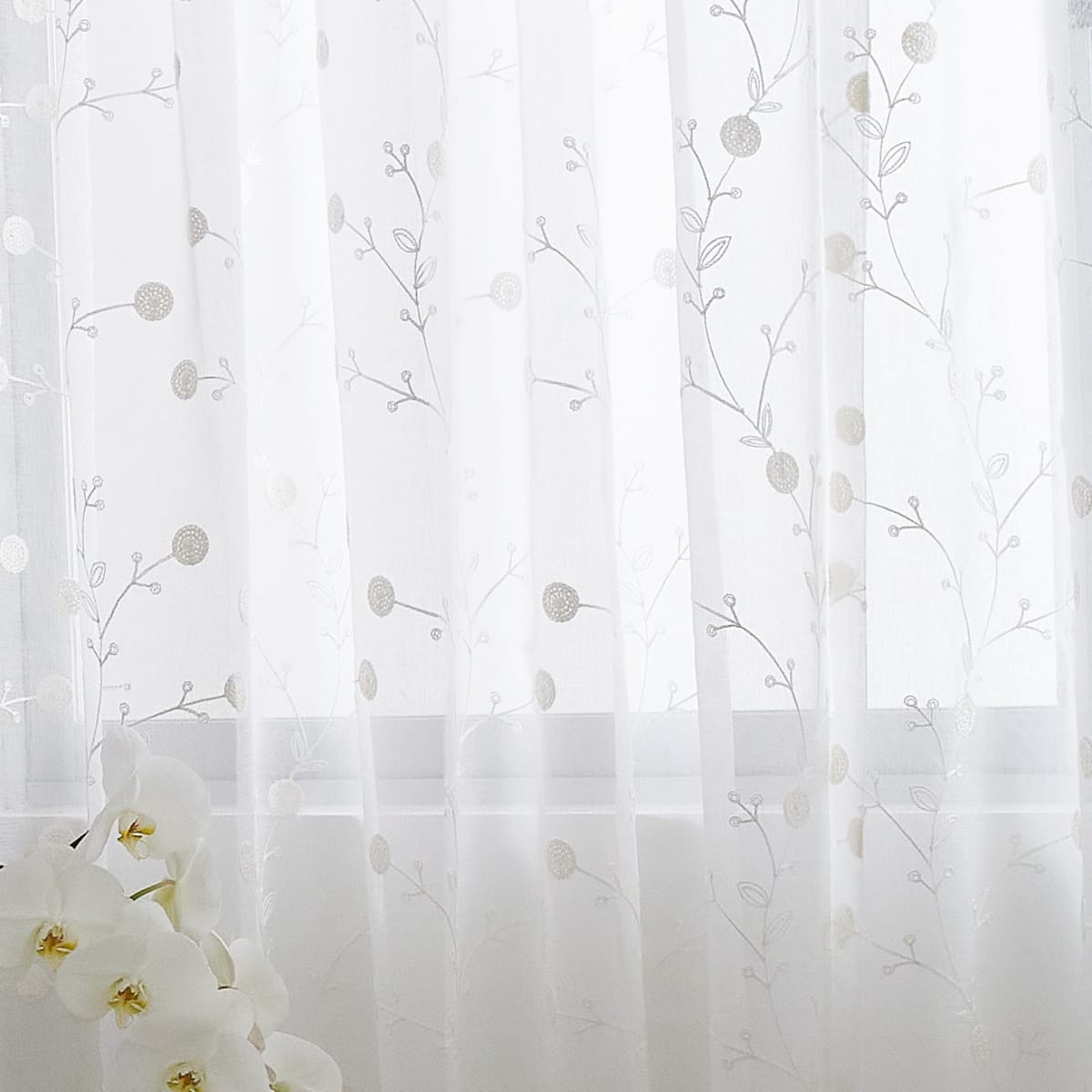 Cortina de Sala Modelo Pompón Blanco (Pack de Dos)