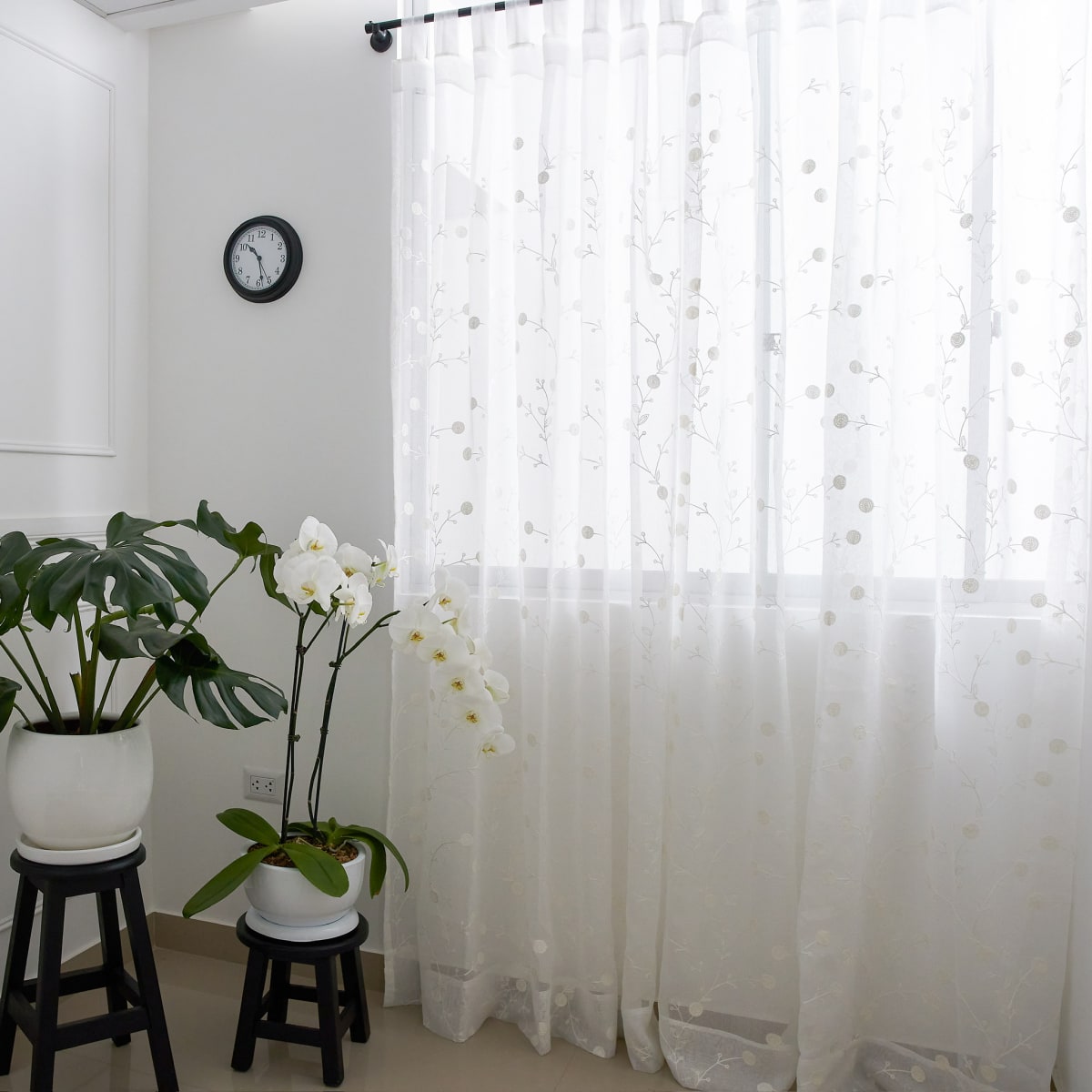 Cortina de Sala Modelo Pompón Blanco (Pack de Dos)